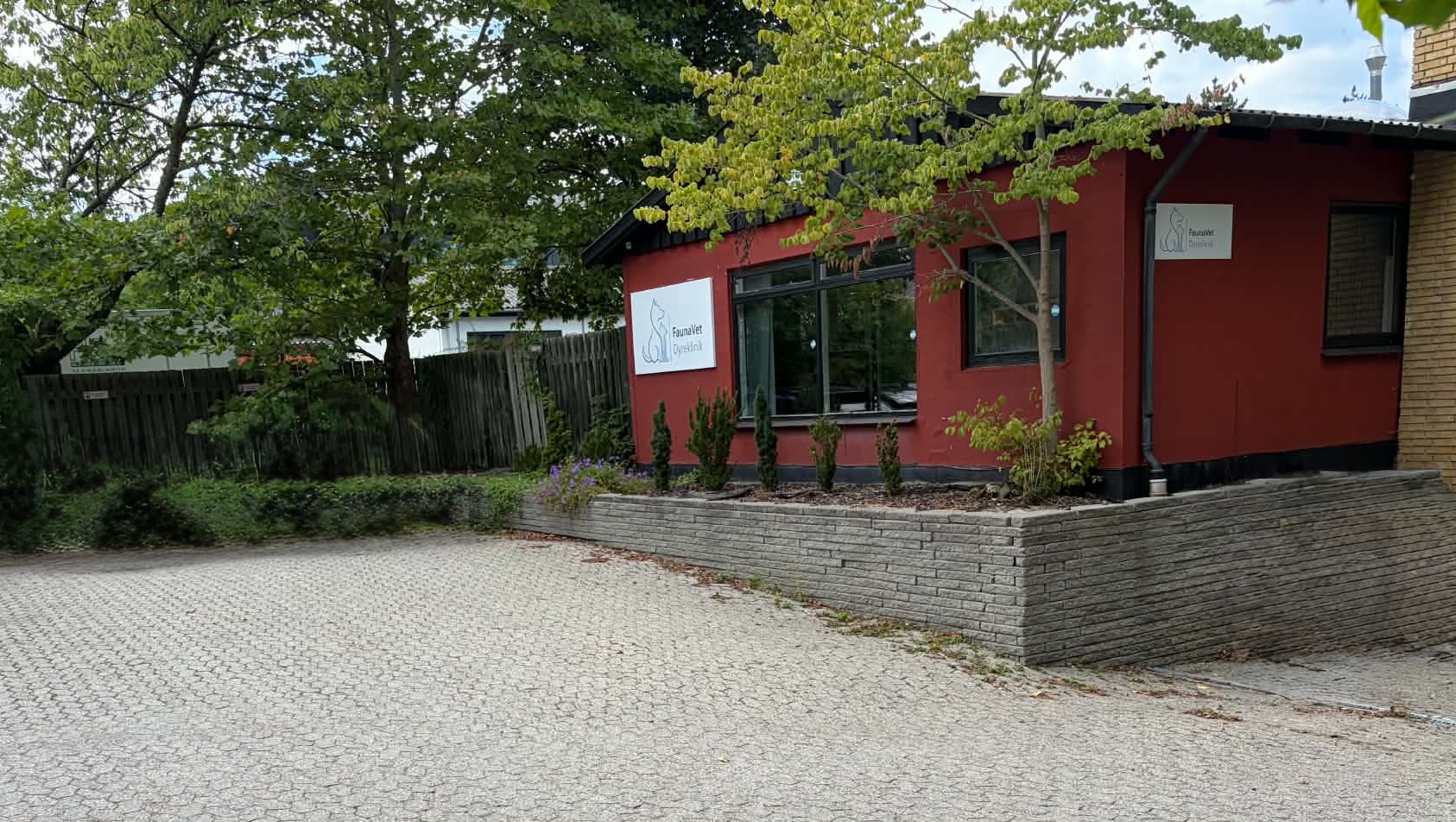 Indgangen til FaunaVet Dyreklinik